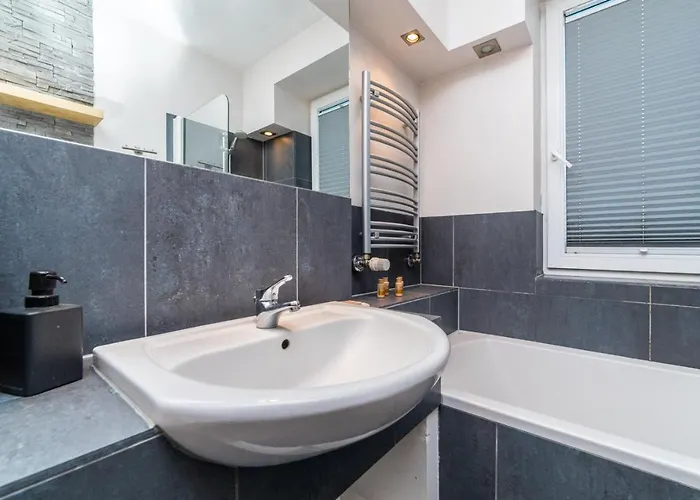 Grey By Oneapartments *