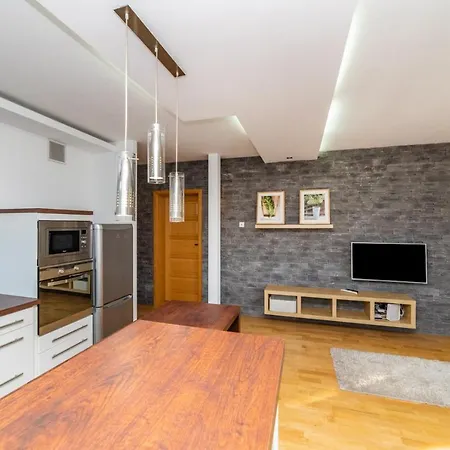 Grey By Oneapartments Apartment