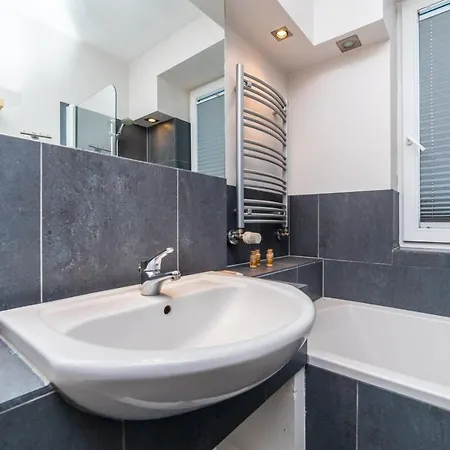 Grey By Oneapartments *